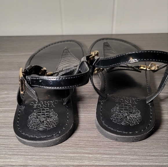 Vince Camuto itelli crocodile leather patent t strap thong sandals womens shoe 8 - Picture 2 of 10
